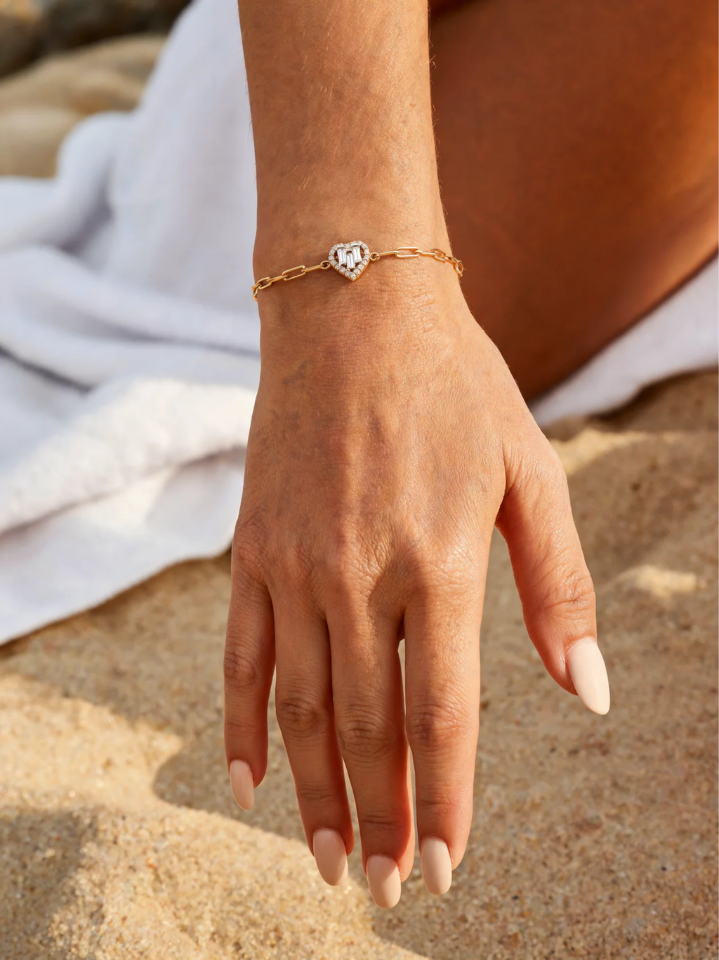 Butterfly Coast Bracelet en uso – D’OR Jewelry