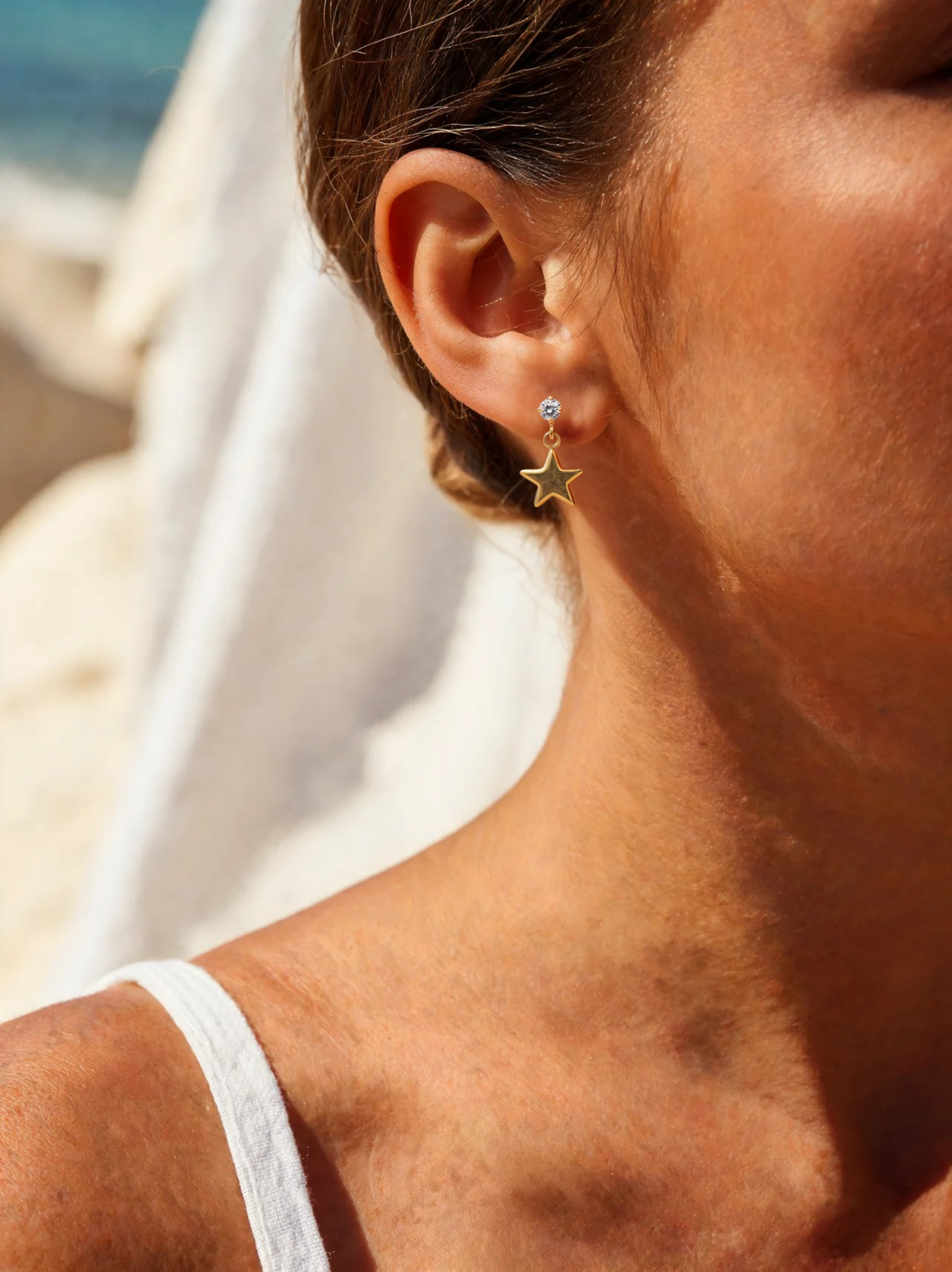 Falling Star Studs en uso – D’OR Jewelry