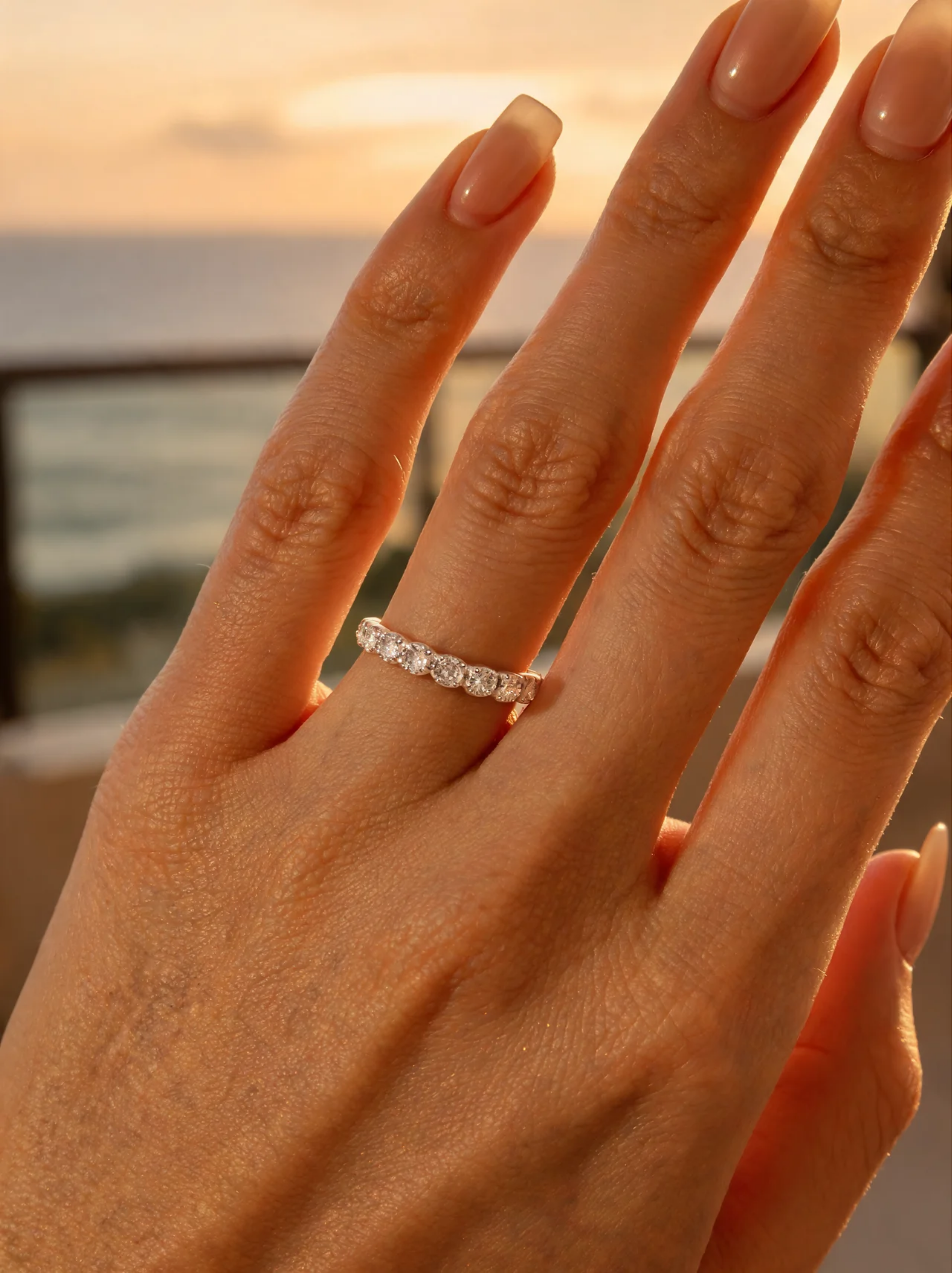 Pearl Line Ring en uso – D’OR Jewelry